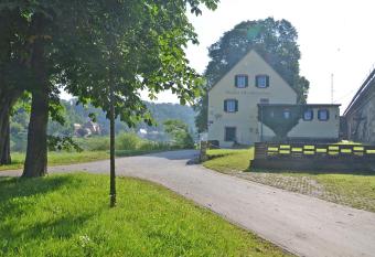 Elbschl  sschen Refugium allows 18 year olds to book a room