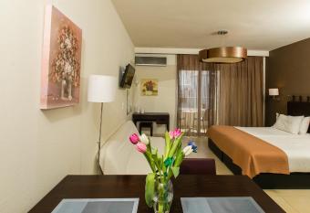 Cosmos Hotel has Balcony rooms