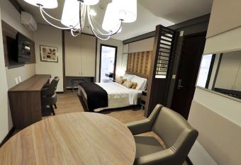 Klein Ville S  o Leopoldo allows 18 year olds to book a room