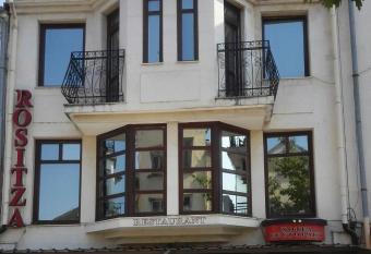 Family Hotel Rositsa has Balcony rooms