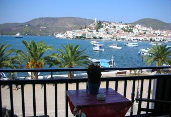 Bissias Guest House has Balcony rooms