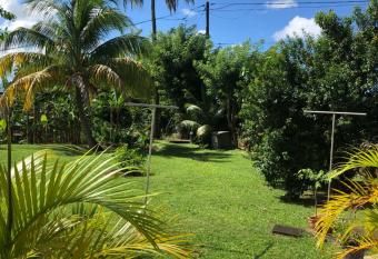 La Colline Business & Tourisme has Balcony rooms