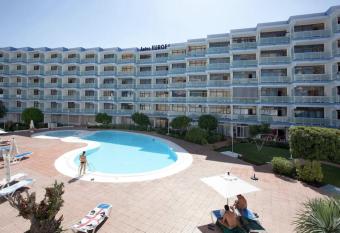 Apartamentos Europa has Balcony rooms