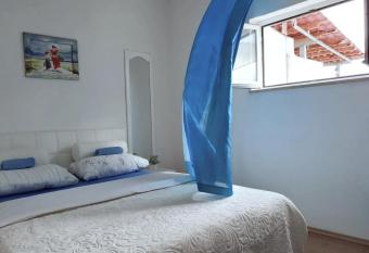 Apartmani Le  eni   Dada has Balcony rooms