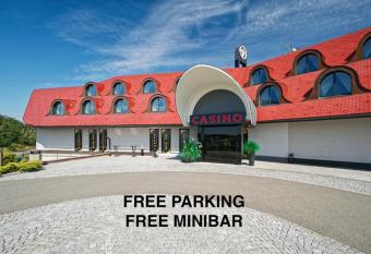 Hotel Victory allows 18 year olds to book a room