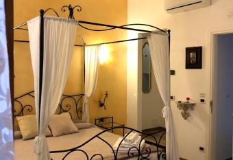 Ca Bea allows 18 year olds to book a room