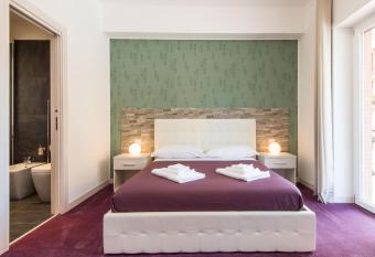 Guesthouse Park Pines allows 18 year olds to book a room