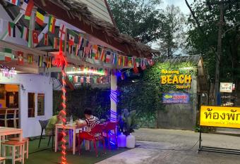 Pakmeng Beach Resort has Balcony rooms