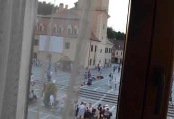 Casa Krone - Pia  a Sfatului allows 18 year olds to book a room