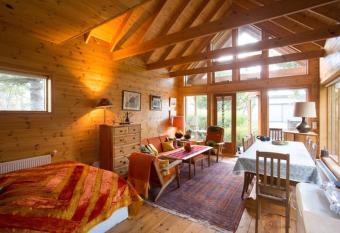 Beautiful Cottage in Hveragerdi has Balcony rooms