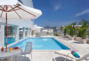 Windsor Florida Hotel allows 18 year olds to book a room