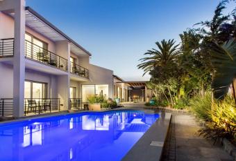 Ocean Bay Guesthouse has Balcony rooms