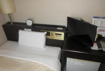 Hosplitality In Yawatajuku has Smoking rooms