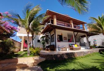 Vila Beija-flor has Balcony rooms