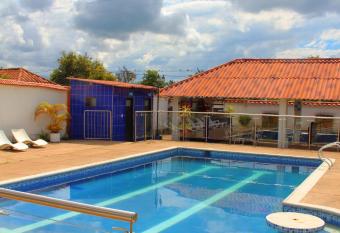 Hotel Royal Casablanca Chinauta allows 18 year olds to book a room