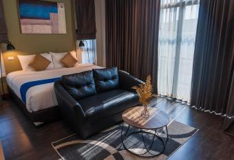 Wealth Boutique Hotel Chiang Mai allows 18 year olds to book a room