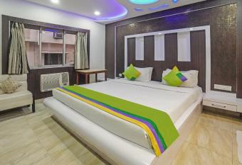 Hotel South Park allows 18 year olds to book a room