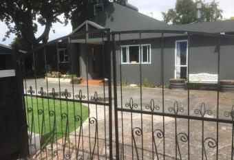 Sandy Feet Accommodation has Balcony rooms