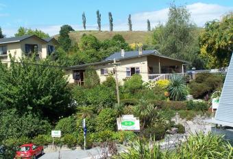 Waitomo Caves Guest Lodge has Balcony rooms