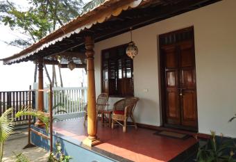 Alleppey Beach Garden has Balcony rooms