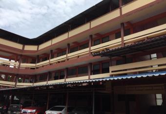 Sataya Apartment has Balcony rooms