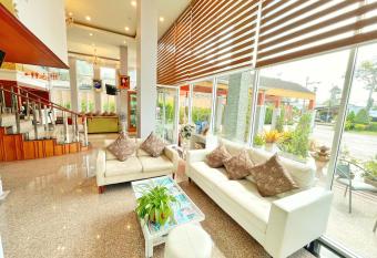 Peak Boutique City Hotel Krabi has Balcony rooms