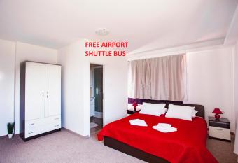 Hotel London Rooms Zagreb Airport has Balcony rooms