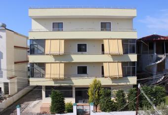 Haka Guesthouse has Balcony rooms