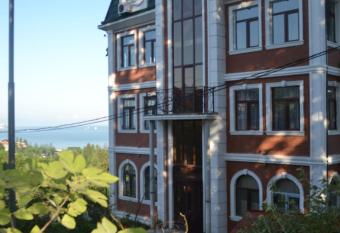 Sunny Hotel Batumi has Balcony rooms