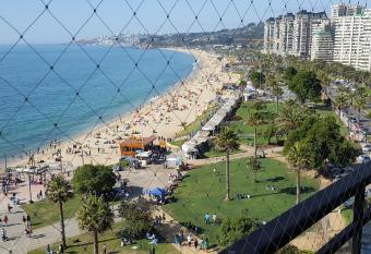 Hermoso Departamento Frente al Muelle Vergara - Vi  a del Mar has Balcony rooms
