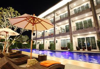 The Malika Hotel - SHA Extra Plus allows 18 year olds to book a room