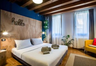 Castelmenardo39 allows 18 year olds to book a room