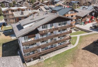 Haus Alfa has Balcony rooms