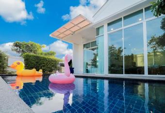 Chaum Haus Pool Villas has Balcony rooms