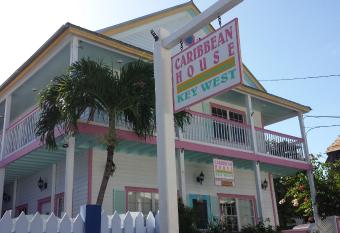 Caribbean House has Balcony rooms