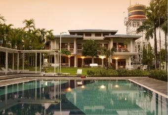 Myanmar Life Hotel has Balcony rooms