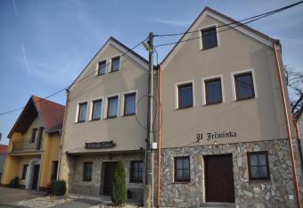 U Je  m  nka has Balcony rooms