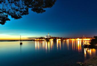 Apartment Umag Nelly allows 18 year olds to book a room