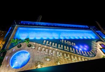 Estelar Cartagena de Indias Hotel y Centro de Convenciones allows 18 year olds to book a room