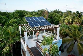 Residencia Gorila has Balcony rooms