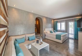 Melangel allows 18 year olds to book a room