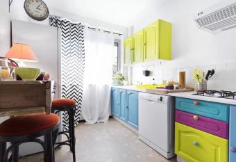 Le Clos Des Violettes has Balcony rooms