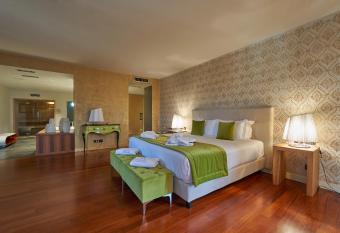 Relais Santo Stefano has Balcony rooms