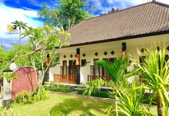 Nusa Garden Homestay allows 18 year olds to book a room