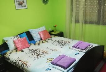 Apartment Bojke allows 18 year olds to book a room