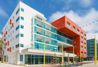 Courtyard by Marriott Santa Monica has Balcony rooms