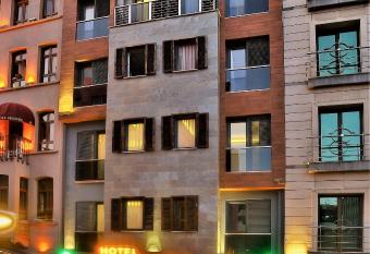 AMARA OLD CITY HOTEL & Spa allows 18 year olds to book a room