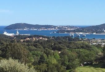 Les terrasses sur mer allows 18 year olds to book a room