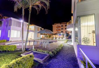 Hotel Oceanic Lodge has Balcony rooms