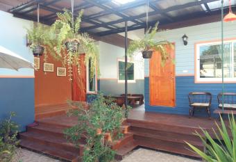 We home allows 18 year olds to book a room